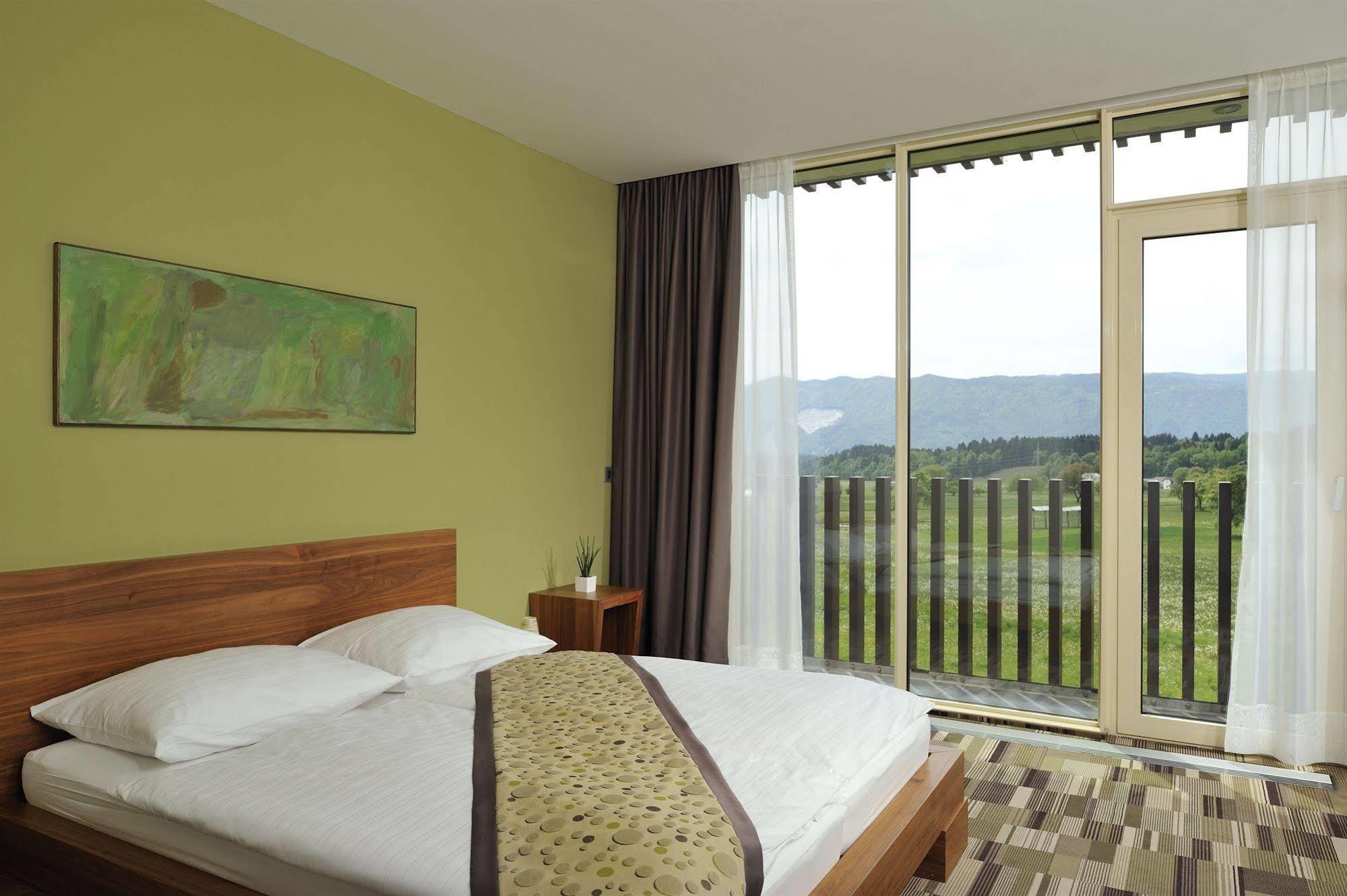 Lambergh Chateau & Hotel Dvorska Vas Eksteriør bilde
